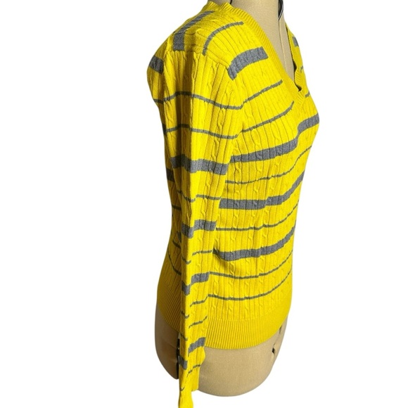 Tommy Hilfiger Women’s yellow & gray cable knit long sleeve top - Picture 5 of 9